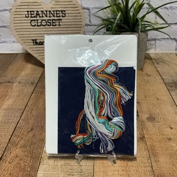 CREATIVE ACCENTS Counted Cross Stitch Kit - DOLPHIN FAMILY - 12" x 9" - Picture 3 of 3